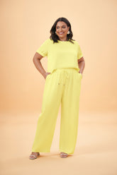 CALCA FEM EM PLANO CETIM REQUINTE AMARELO