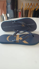 CHINELO MAS CKJ LOGO CORRIDO CK MARINHO