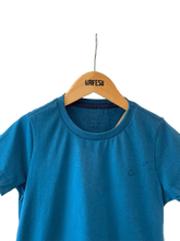 CAMISETA OGOCHI INF MC ESSENCIAL AZUL PETROLEO 4324