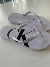 CHINELO MAS CKJ LOGO CORRIDO CK BRANCO