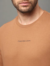 CAMISETA MC CKJ MASC LOGO CENTRALIZADO HAVANA