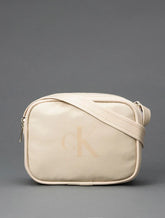 BOLSA CKJ KIDS FEM CAMERA BAG CKJ AREIA