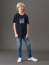 CAMISETA CKJ KIDS MAS MC LOGO SERIF FONT MARINHO