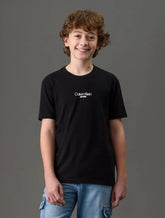 CAMISETA CKJ KIDS MAS LOGO CALVIN JEANS PRETO