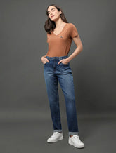 CALCA CKJ FEM JEANS MOM 5 POCKETS AZUL MEDIO