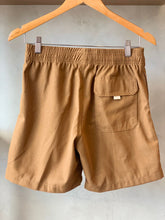 SHORT LINHO MASC LISO MARROM CARAMELO