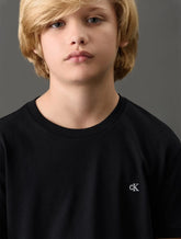 CAMISETA CKJ KIDS MAS MC CK BORDADO PRETO