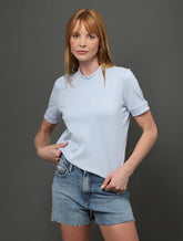 SHORTS CKJ FEM JNS CINT ALTA BARRAS FIO AZUL CLARO