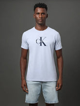 CAMISETA MC MAS CKJ RE ISSUE LAVANDA