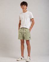 BERMUDA KIDS TACTEL PELETIZADO LISO VERDE CAPIM/KHAKI