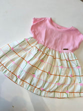 VESTIDO E CALCINHA BB XADREZ COM FLORES ROSA/OFF WHITE