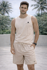 SHORT LINHO MASC LISO AREIA