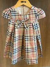 VESTIDO C PREGAS TRICOLINE XADREZ CAMELO