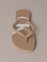 CHINELO CKJ FEM LOGO CORRIDO CK CAQUI CLARO