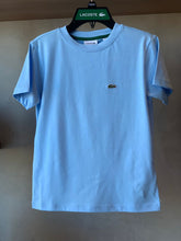 CAMISETA MAS KIDS MC LACOSTE CORE AZUL CLARO HBP