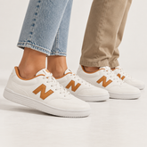 TENIS NB BB80 UNISEX NEW BALANCE BEGE/CARAMELO