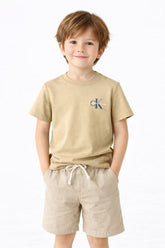 CAMISETA CKJ KIDS MAS MC REISSUE PEITO HAVANA