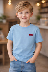 CAMISETA LEVIS KIDS BTWNG CHEST HIT AZUL CLARO