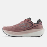 TENIS FEM INFINION 1080V15 NEW BALANCE ROSA ENVELHECIDO/PRATA