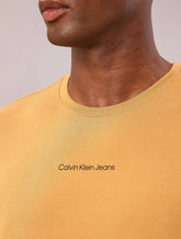 CAMISETA MC CKJ MASC LOGO CENTRALIZADO HAVANA