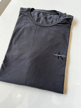 CAMISETA CKJ MAS MC REISSUE PEITO CHUMBO