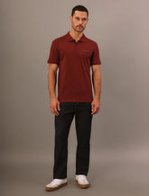 POLO CKJ MASC MC LOGO RE ISSUE PEITO BORDO