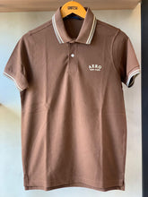 POLO MC MAS DET GOLA AERO NEW YORK MARROM