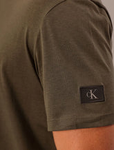 CAMISETA MC MAS CKJ PATCH MANGA MILITAR