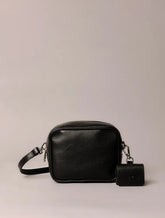 BOLSA CKJ FEM CAMERA BAG CHAVEIRO PRETO