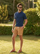 SHORT LINHO MASC LISO MARROM CARAMELO