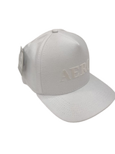 NOVO BONE SNAPBACK AERO LISTRAS BRANCO
