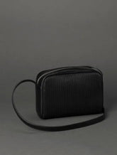 BOLSA CKJ FEM CAMERA BAG RIB EM PU PRETO