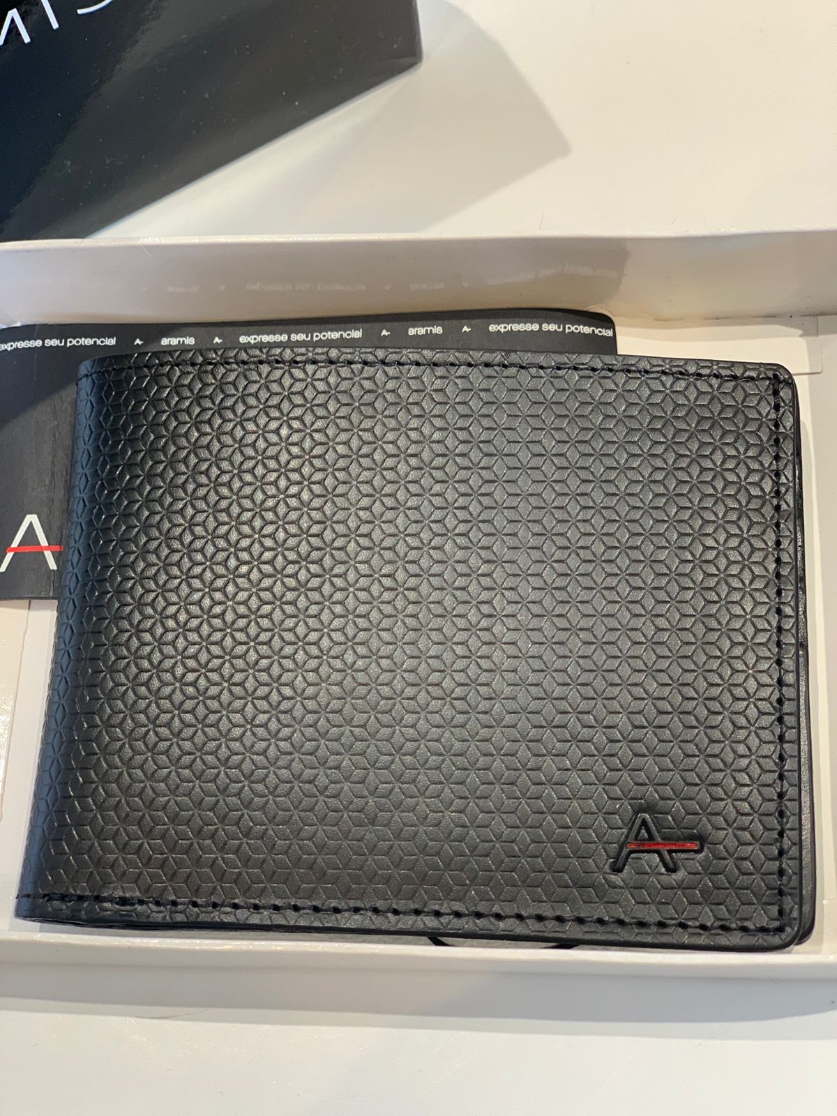 CARTEIRA ARAMIS COURO GRANDE ESTAMPA PRE PRETO