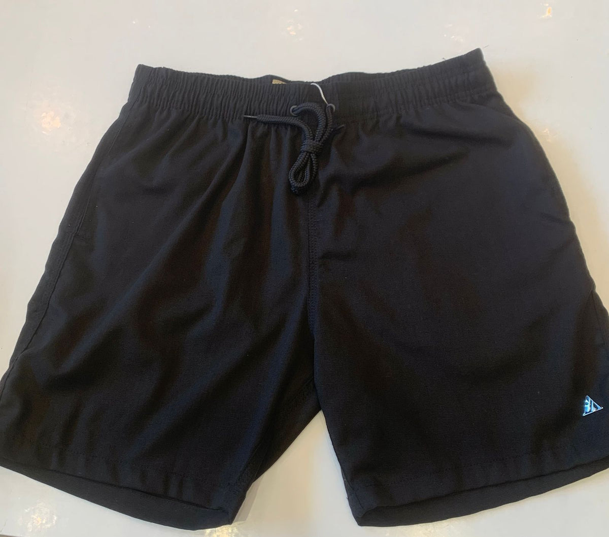 NOVO SHORT LINHO MASC LISO PRETO
