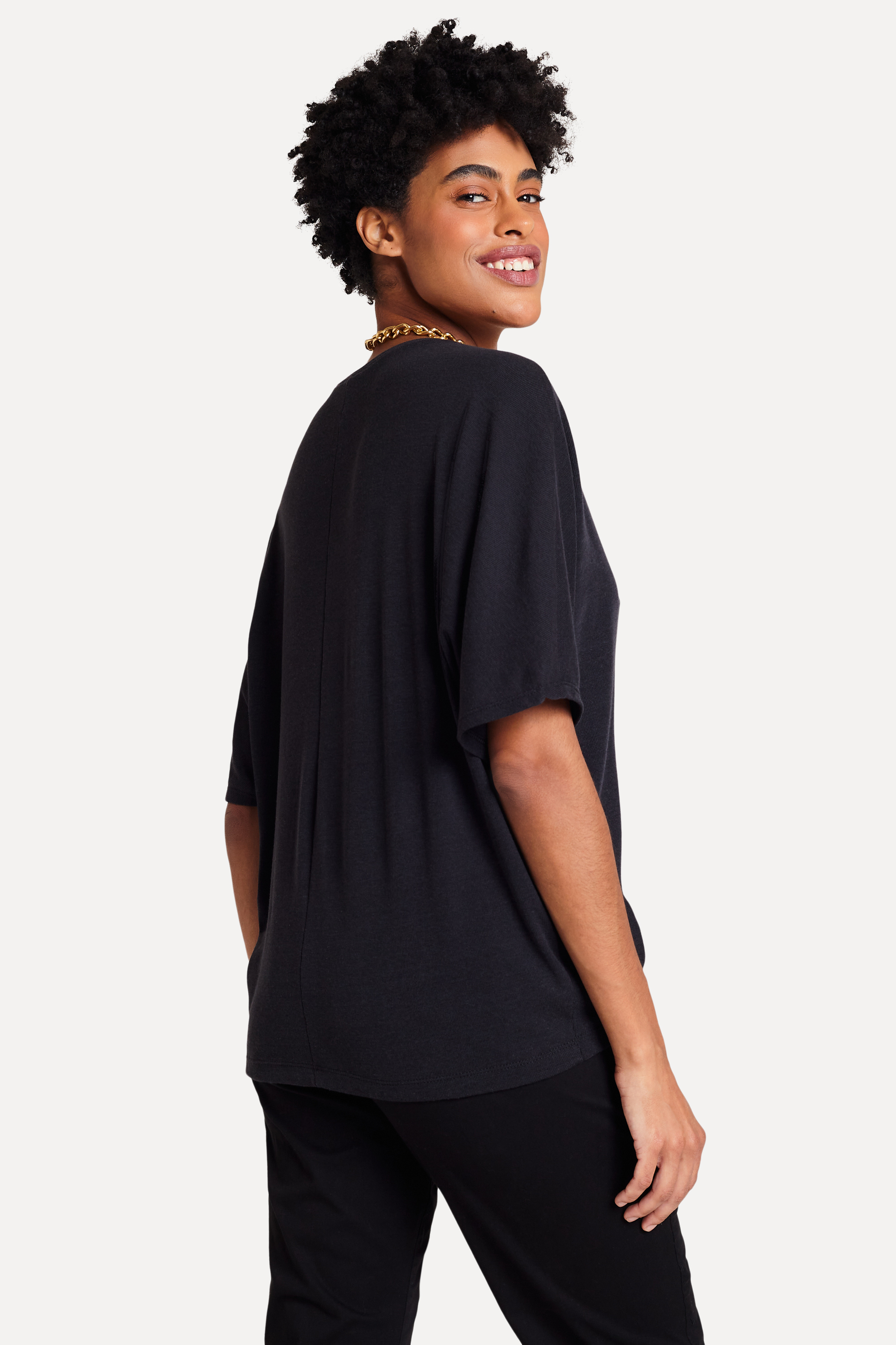 BLUSA FEM AMPLA MALHA TRICOT SIMPLES PRETO