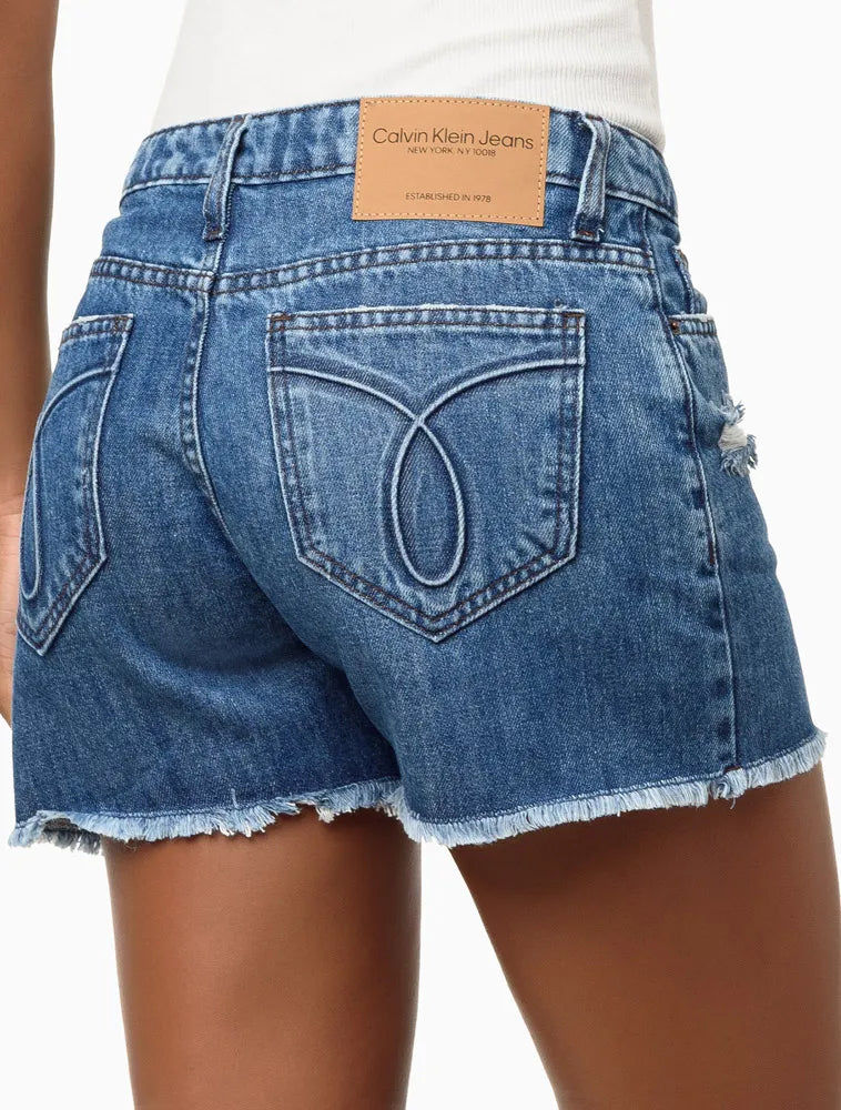 SHORTS JEANS CKJ FEM FILIGRANA EMBOSSED AZUL MEDIO