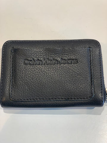 CARTEIRA FEM PEQUENA CKJ QUEIMA CK PRETO