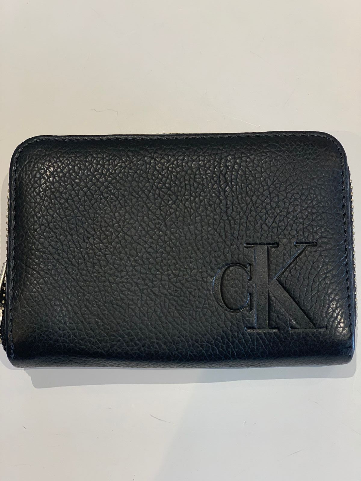 CARTEIRA FEM PEQUENA CKJ QUEIMA CK PRETO