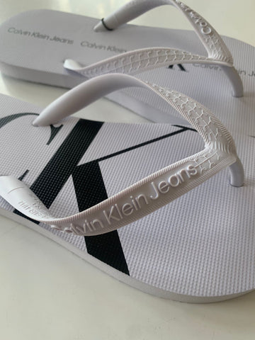 CHINELO MAS CKJ LOGO CORRIDO CK BRANCO