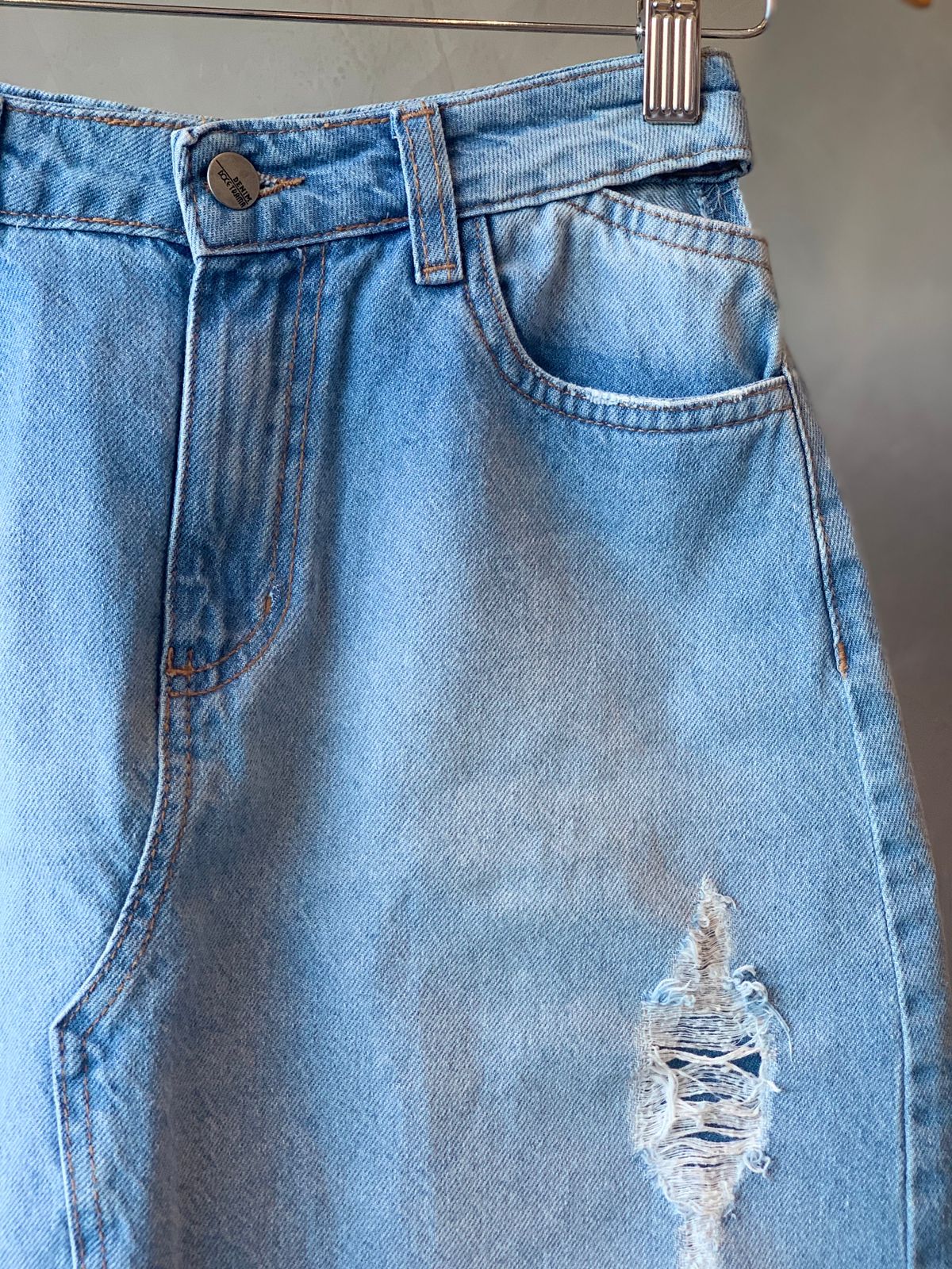 SAIA CURTA JEANS C RAGOS FRONTAL DOCE TR JEANS MEDIO