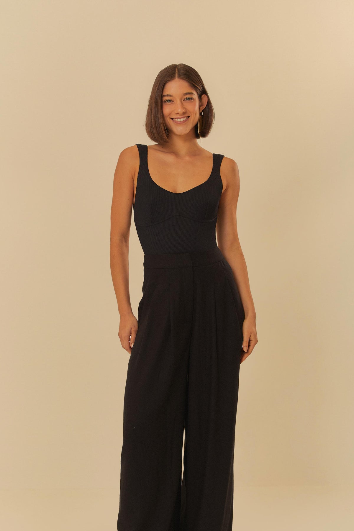 CALCA FEM PREGAS BOLSO ALFAIATARIA PRETO