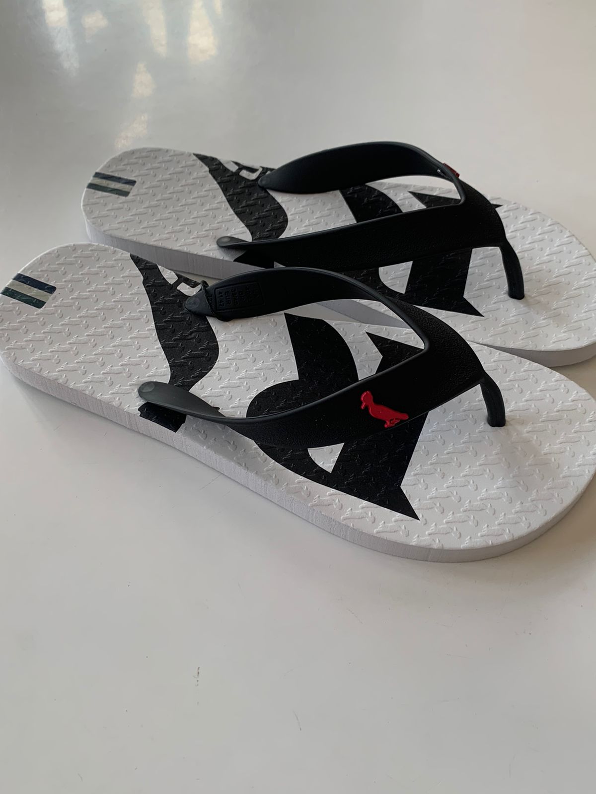 CHINELO RSV MAS RPP BRANCO/PRETO