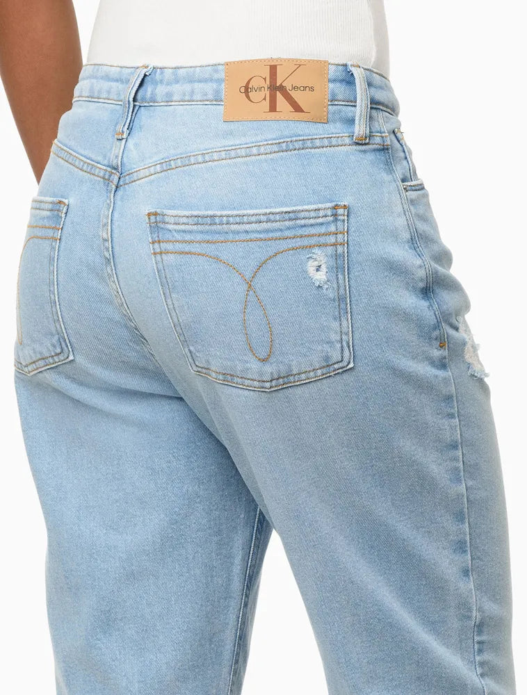 CALCA JEANS CKJ FEM MOM PEQUENOS PUIDOS AZUL CLARO