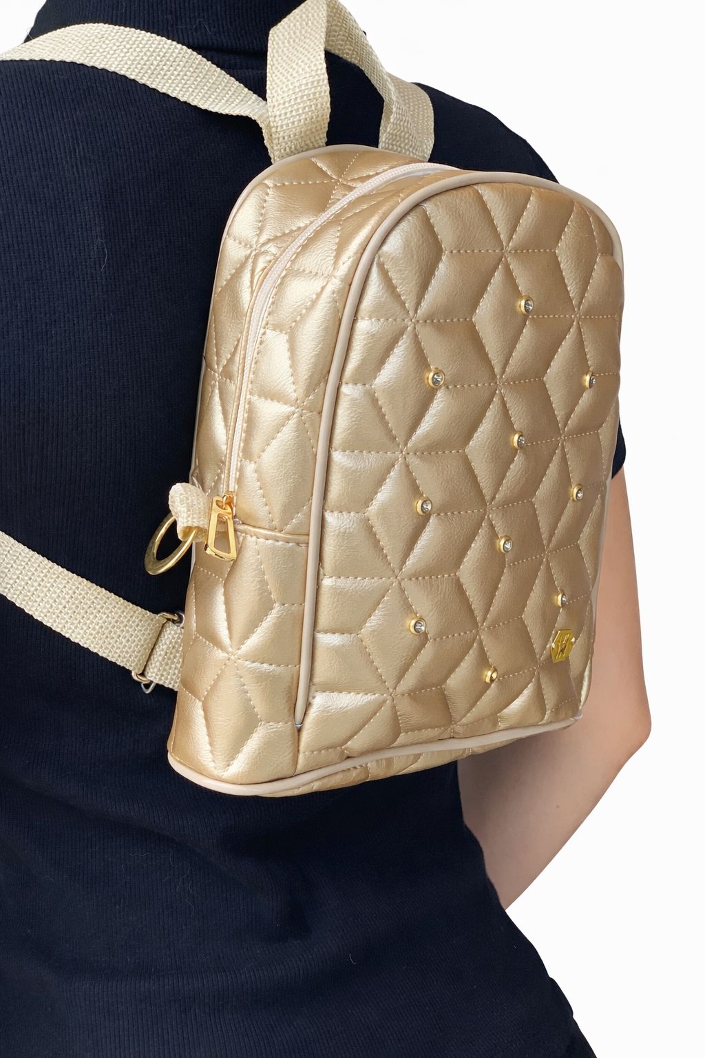 MINI MOCHILA MEDALHA DOURADA DOURADO