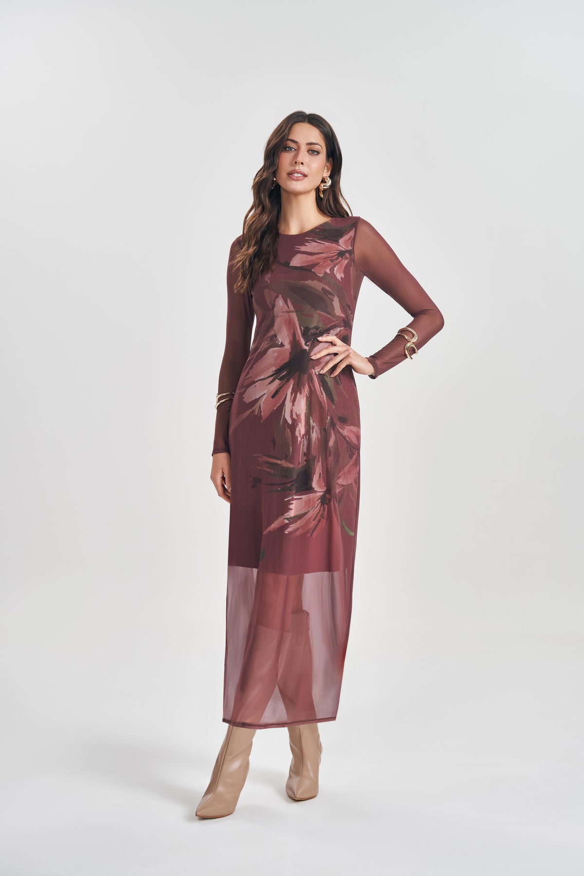 VESTIDO LONGO DE MANGA LONGA EM TULE CHOCOLATE