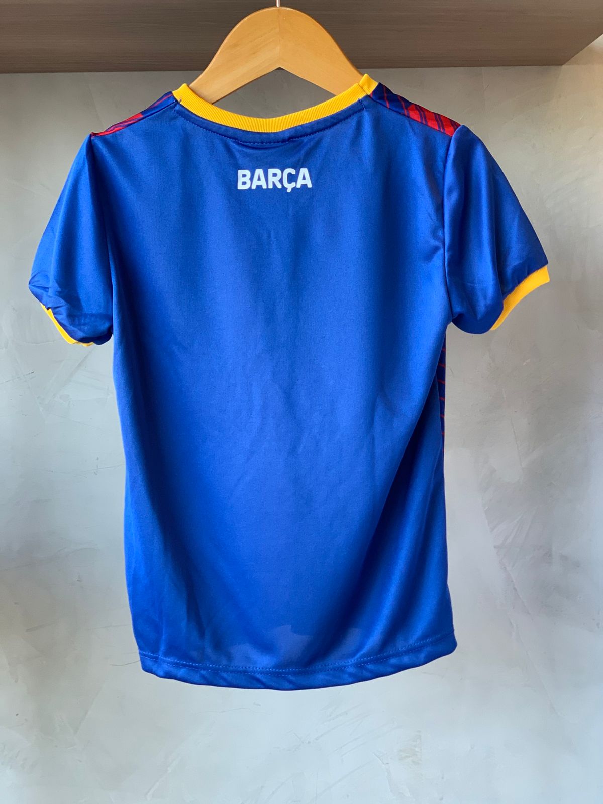 CAMISETA INF BARCELONA ILLUVIUM LIS LADO AZUL