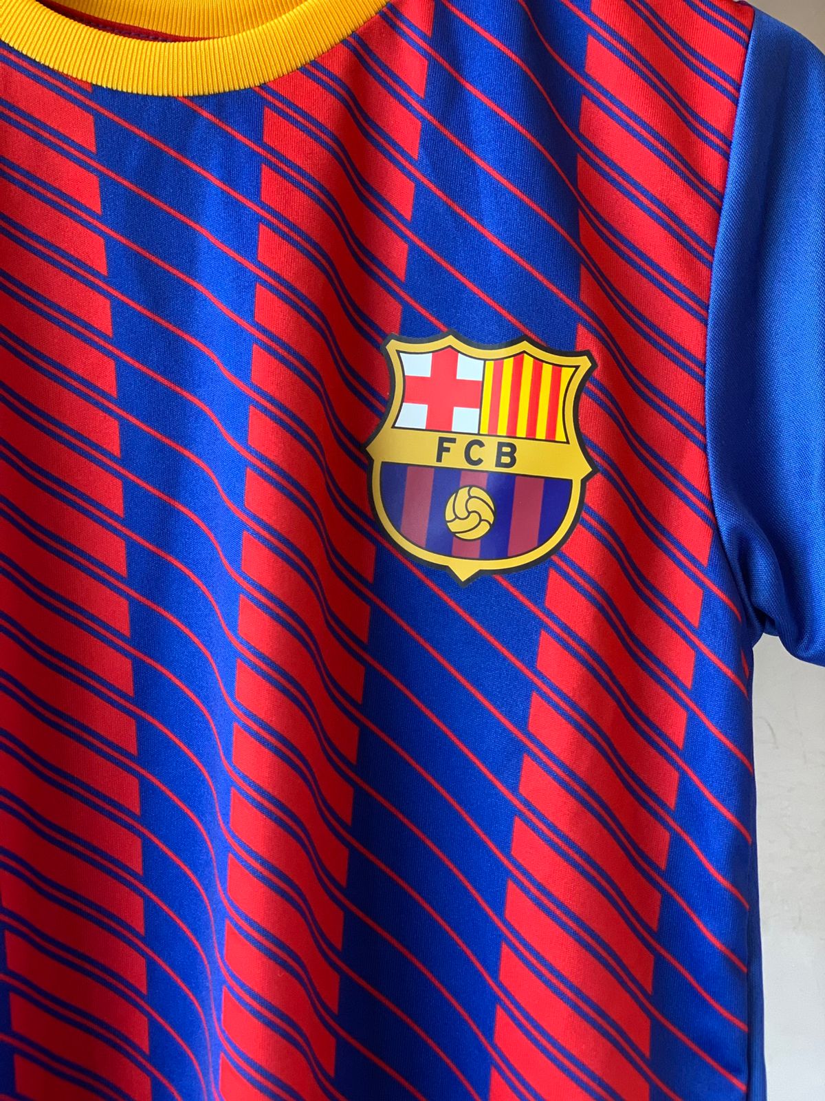 CAMISETA INF BARCELONA ILLUVIUM LIS LADO AZUL