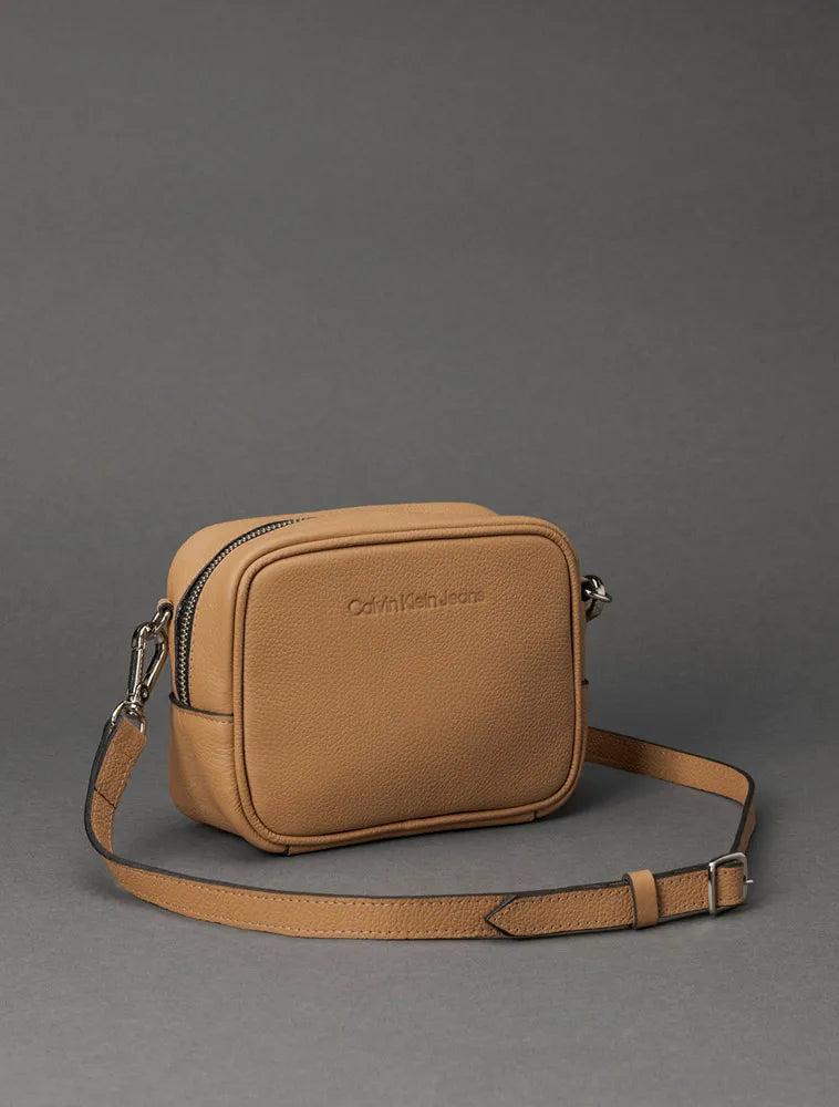 BOLSA CAMERA BAG CKJ FEM QUEIMA CK HAVANA