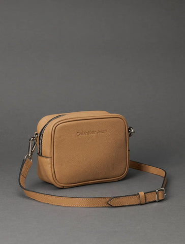 BOLSA CAMERA BAG CKJ FEM QUEIMA CK HAVANA