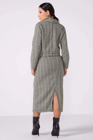 SAIA FEM EM TWEED XADREZ PRETO/BRANCO